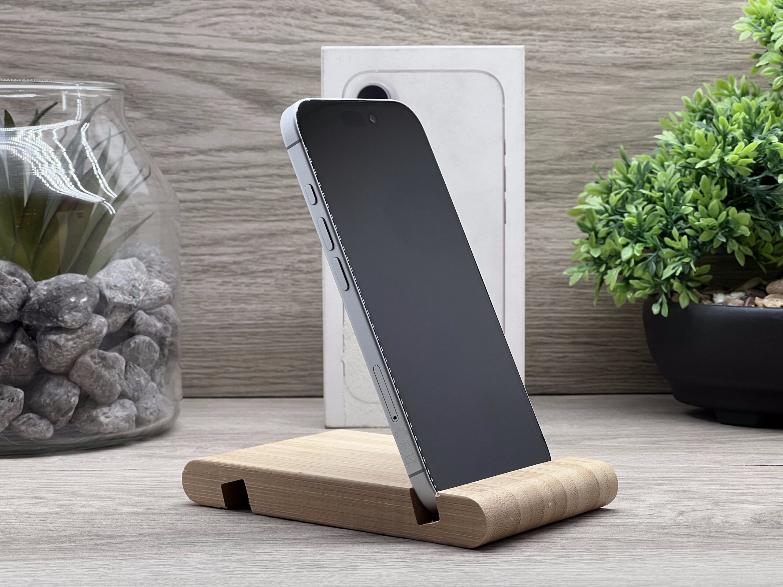 Hibátlan iPhone 16 White 256GB 2 ÉV Garanciával Számlával Aksi 99%
