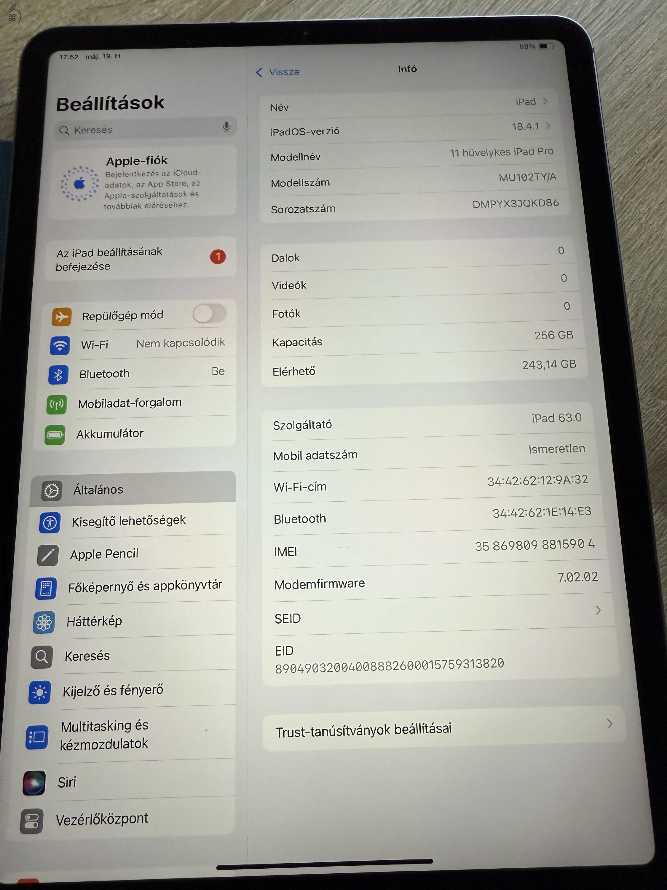 JEGELVE iPad Pro 11’ 256 GB 1.gen. ELADNI SZERETNÉM AZÉRT ENNYI!!!! 119990ft