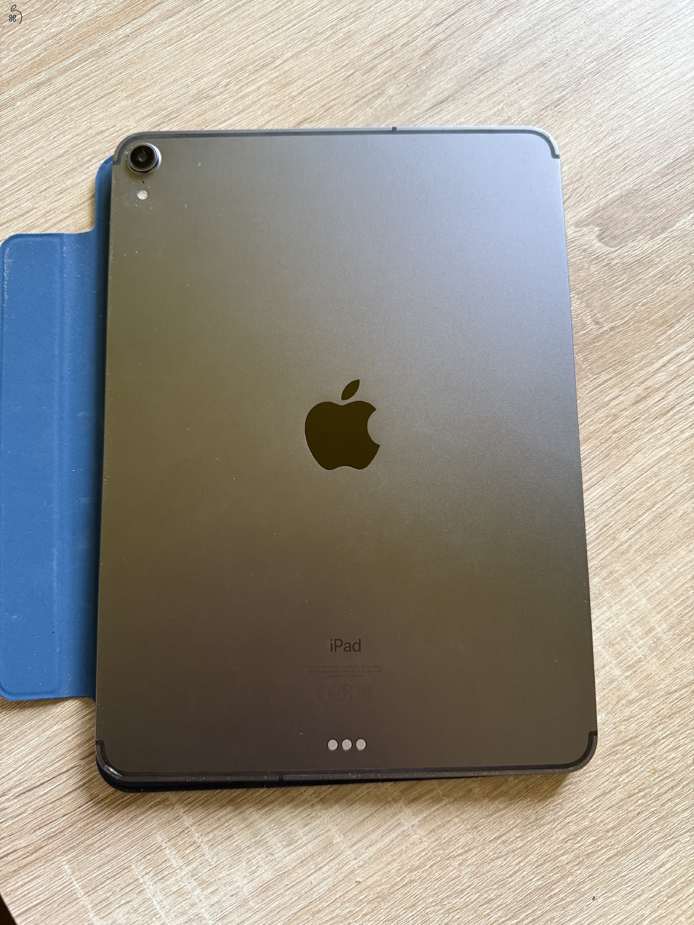 JEGELVE iPad Pro 11’ 256 GB 1.gen. ELADNI SZERETNÉM AZÉRT ENNYI!!!! 119990ft
