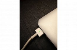 Macbook Air 2017 / 8gb / 128 ssd / i5 / 140 ciklus(2019-es gyártmány)