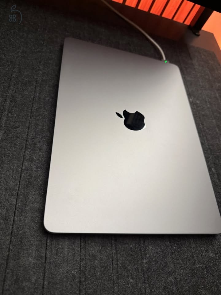 Macbook Air M2, 16gb 1tb tárhely, makulátlan
