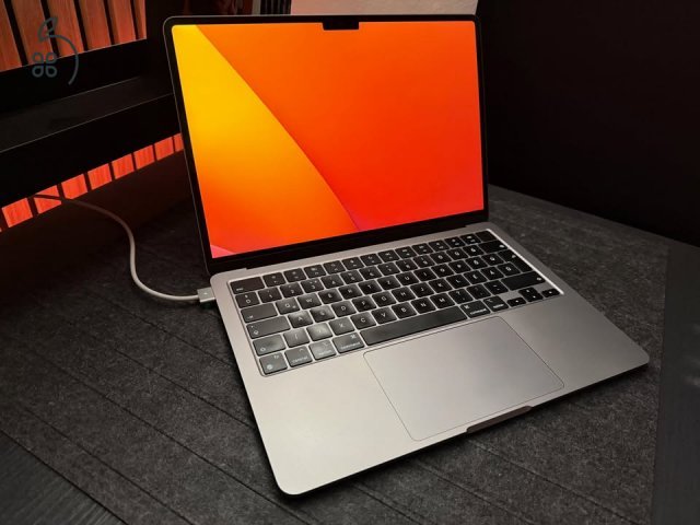 Macbook Air M2, 16gb 1tb tárhely, makulátlan