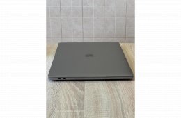 MacBook Pro 16'