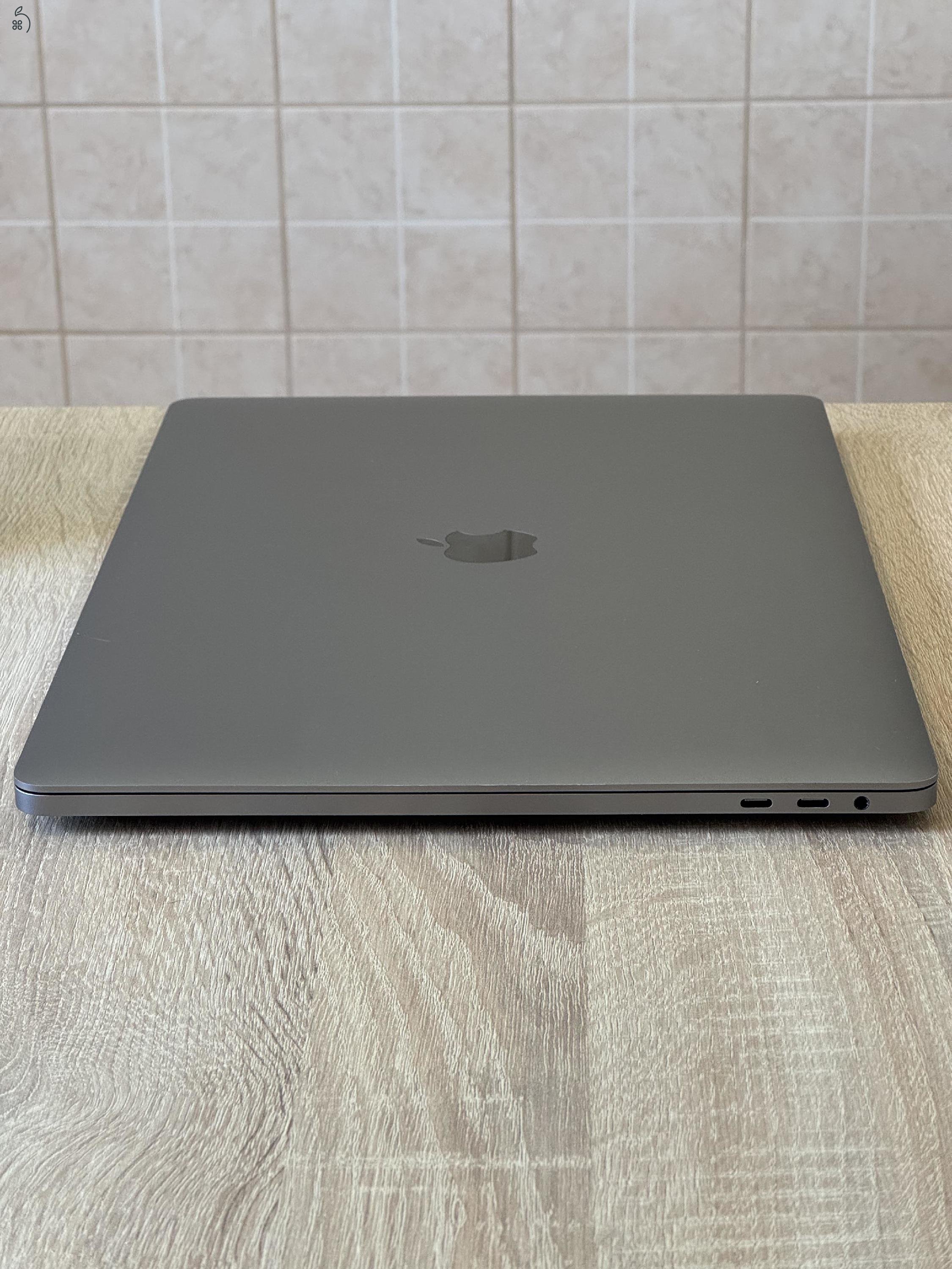 MacBook Pro 16'