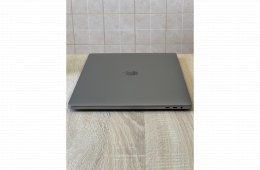 MacBook Pro 16'
