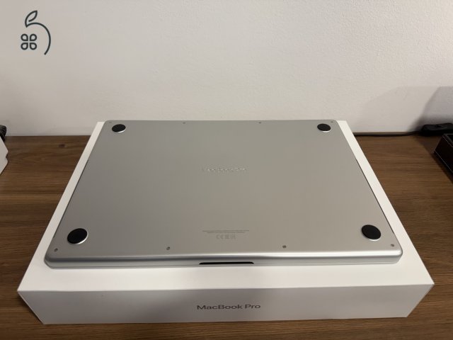 Eladó MacBook Pro M1 Max / 32GB RAM / 1TB SSD / Silver