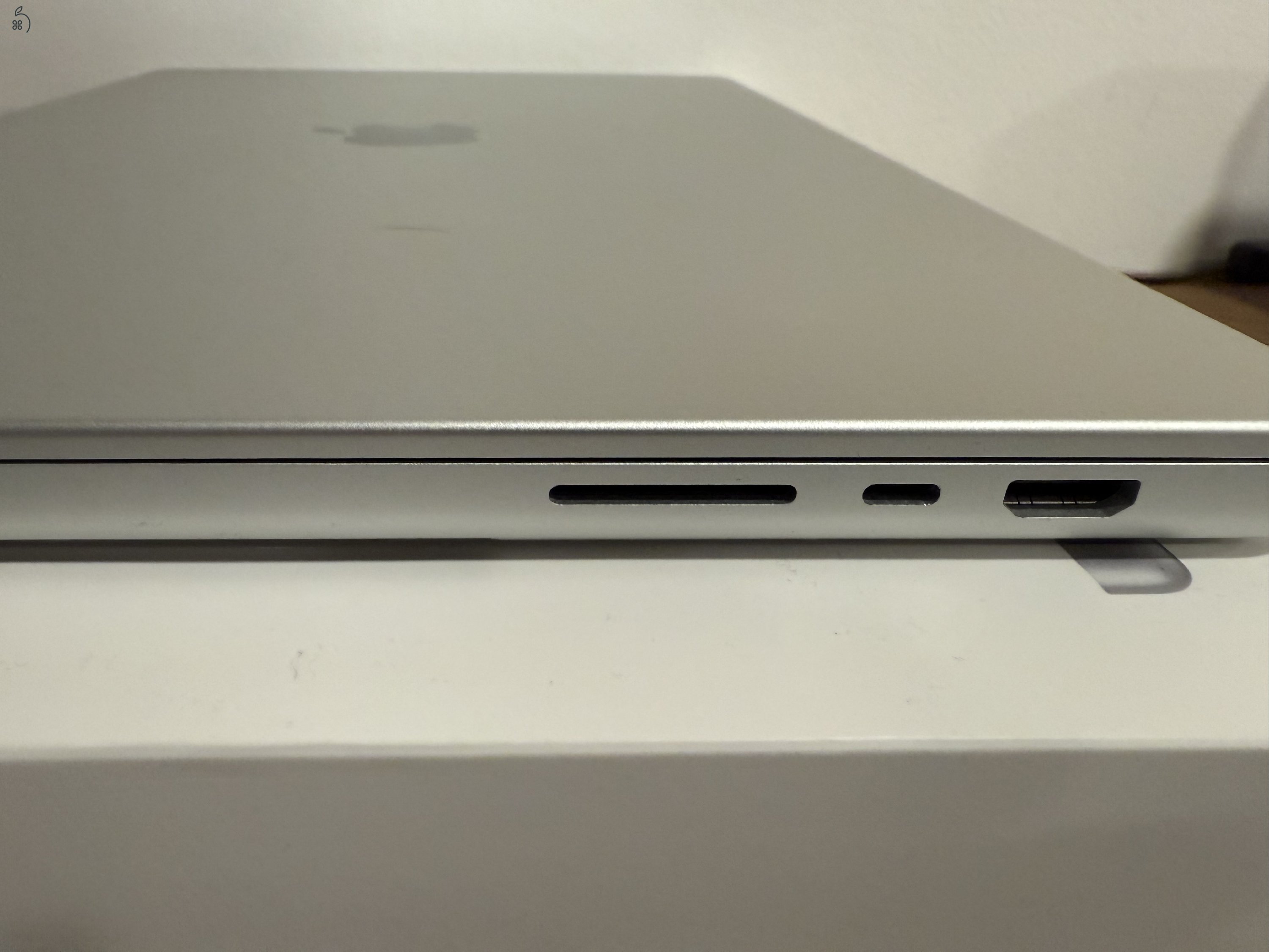 Eladó MacBook Pro M1 Max / 32GB RAM / 1TB SSD / Silver