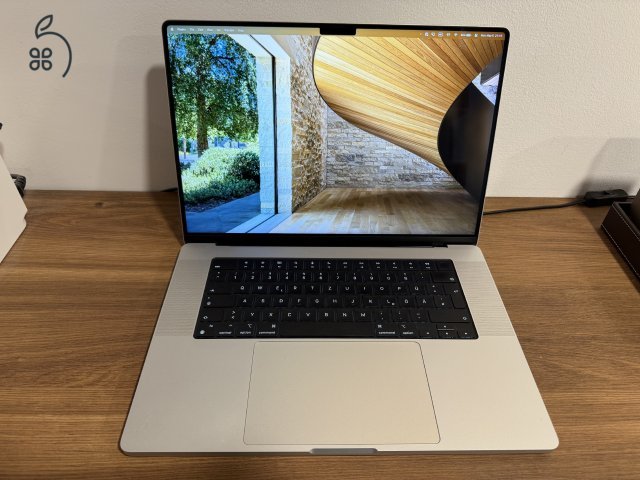 Eladó MacBook Pro M1 Max / 32GB RAM / 1TB SSD / Silver