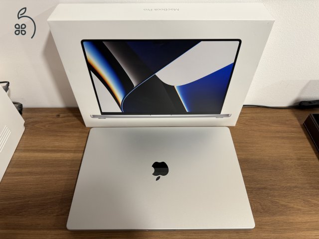 Eladó MacBook Pro M1 Max / 32GB RAM / 1TB SSD / Silver