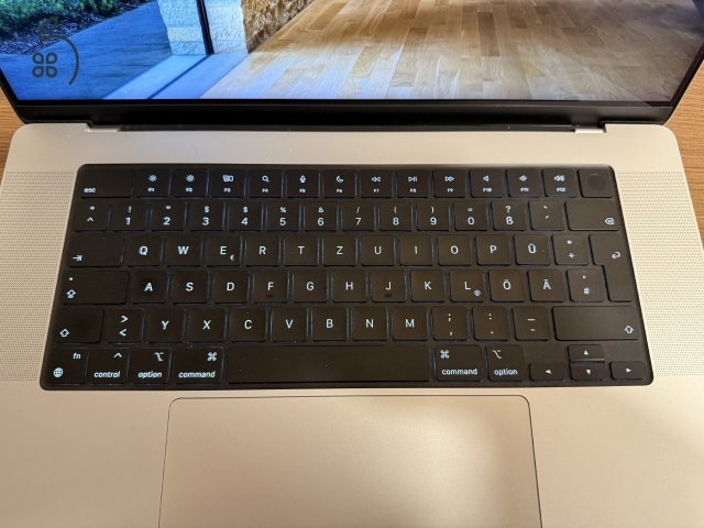 Eladó MacBook Pro M1 Max / 32GB RAM / 1TB SSD / Silver