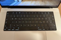 Eladó MacBook Pro M1 Max / 32GB RAM / 1TB SSD / Silver