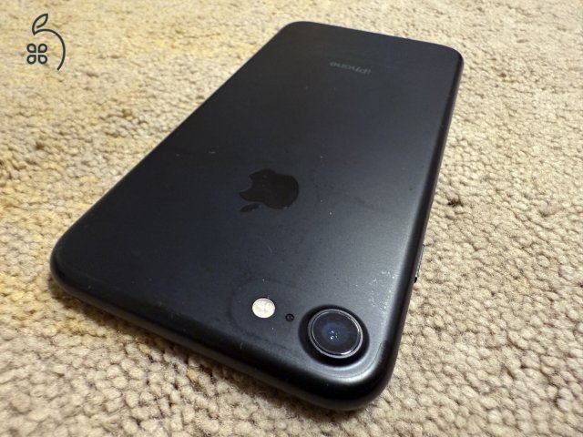 Apple iPhone 7, fekete, 32 GB jó állapotban lévő készülék