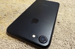 Apple iPhone 7, fekete, 32 GB jó állapotban lévő készülék