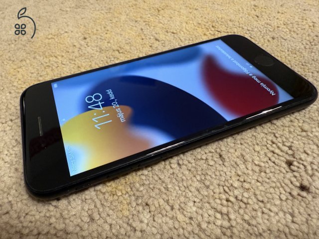 Apple iPhone 7, fekete, 32 GB jó állapotban lévő készülék