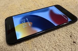 Apple iPhone 7, fekete, 32 GB jó állapotban lévő készülék