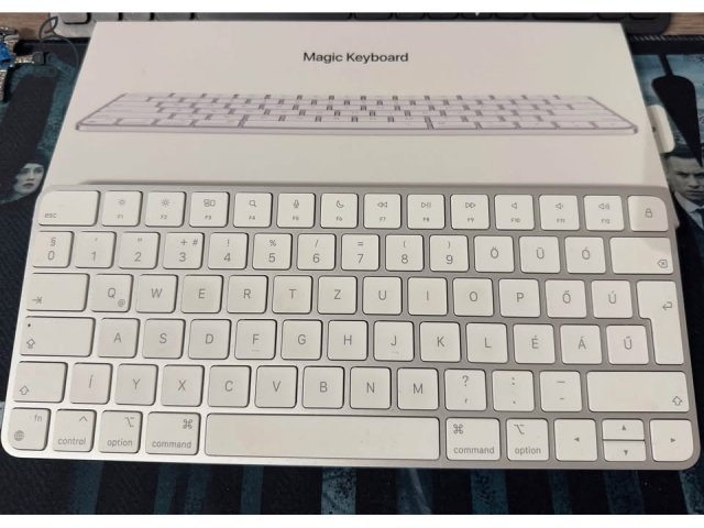 Apple Keyboard 