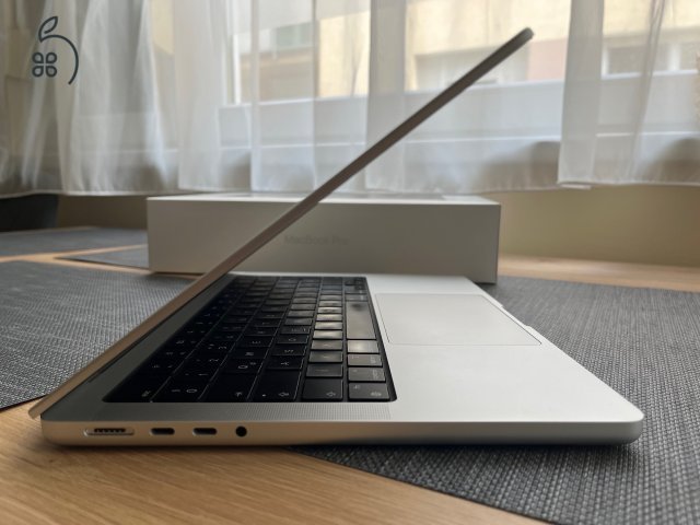 Macbook Pro 14” M3 Pro, 18GB, 1TB SSD [2 ÉV GARANCIA]
