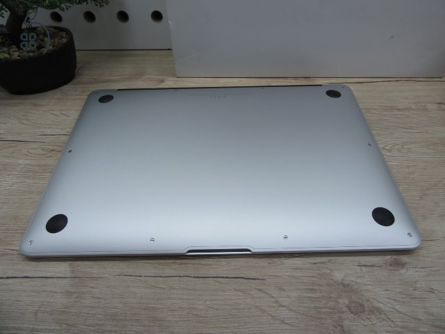 Apple Macbook Air 13 - 2017 2019-es gyártás - Használt, újszerű állapot, minden alkatrésze gyári