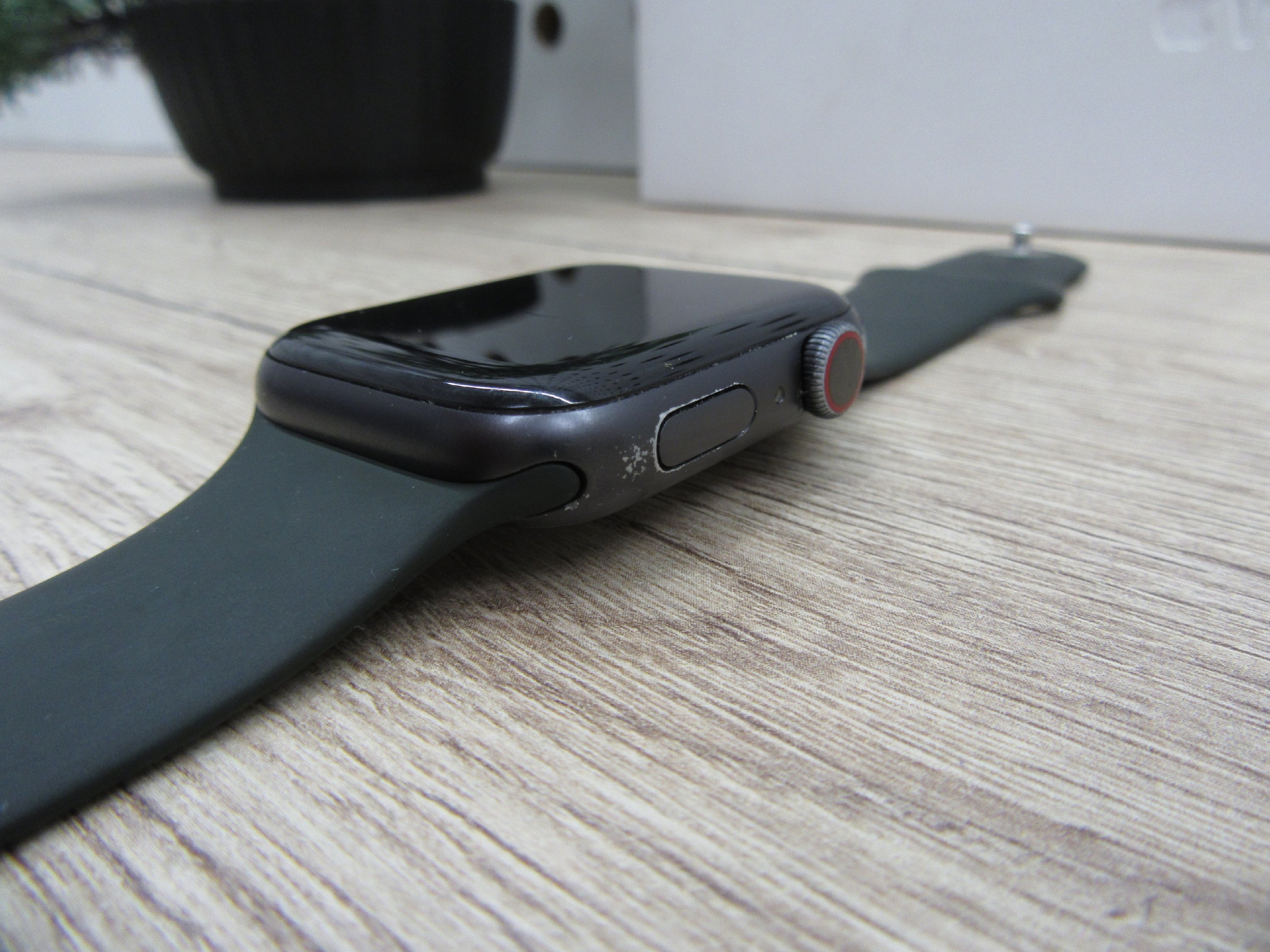 Apple Watch 6 - 44 mm - Használt
