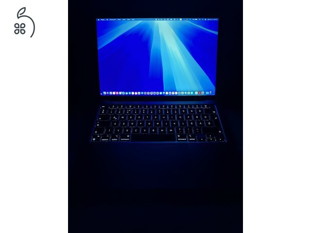 MacBook Air CTO - M1 chip, 16 GB RAM, 512 GB SSD, magyar billentyűzettel