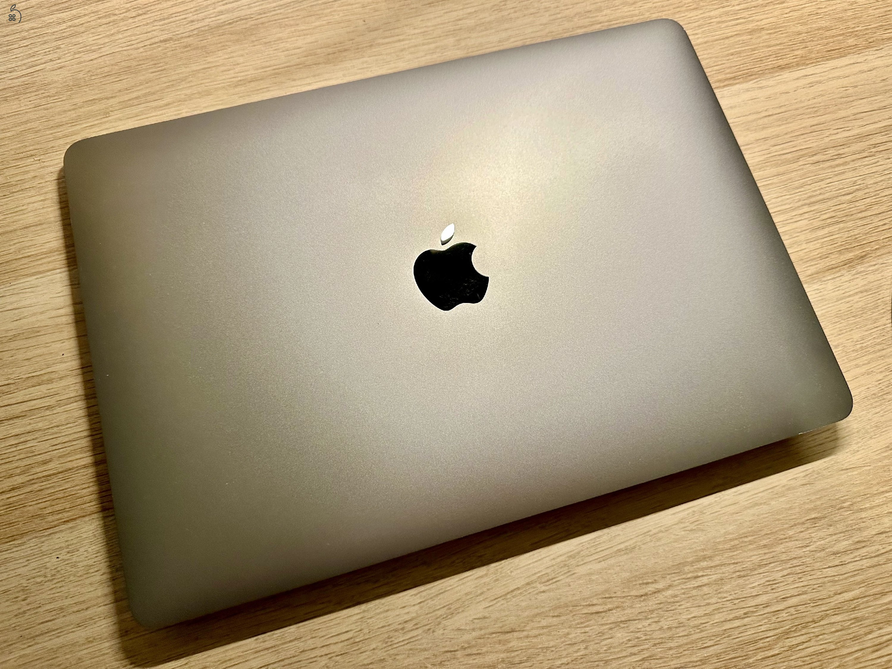 MacBook Air CTO - M1 chip, 16 GB RAM, 512 GB SSD, magyar billentyűzettel
