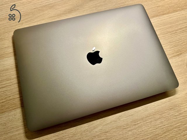 MacBook Air CTO - M1 chip, 16 GB RAM, 512 GB SSD, magyar billentyűzettel