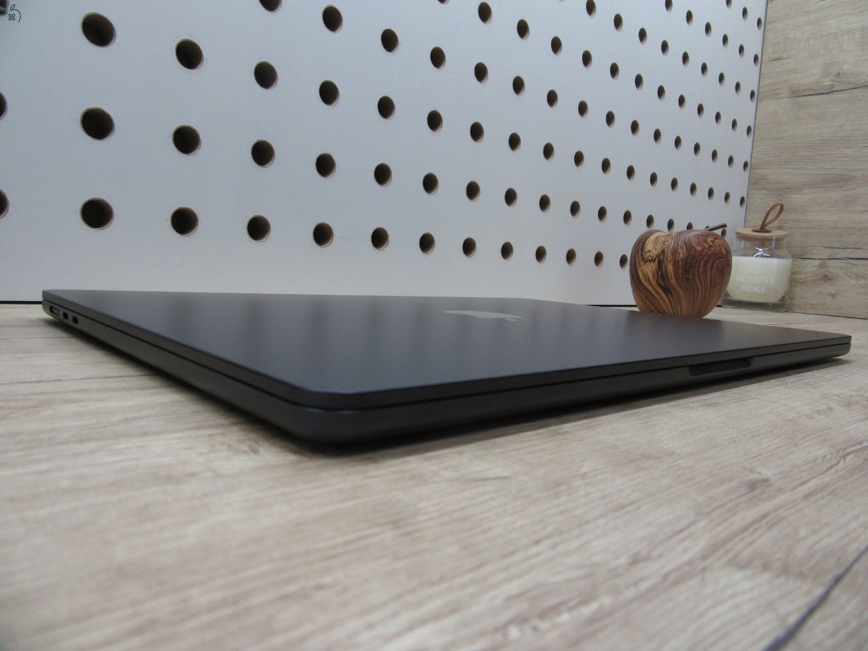 Apple Macbook Air 15 - 2023 - Használt, karcmetes