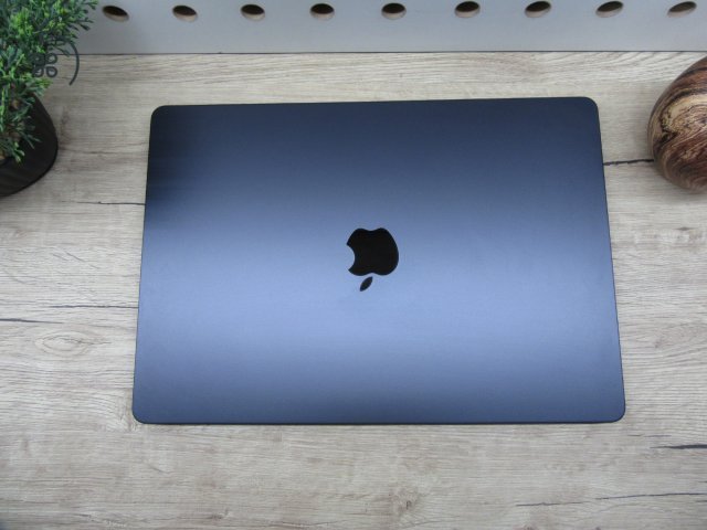 Apple Macbook Air 15 - 2023 - Használt, karcmetes