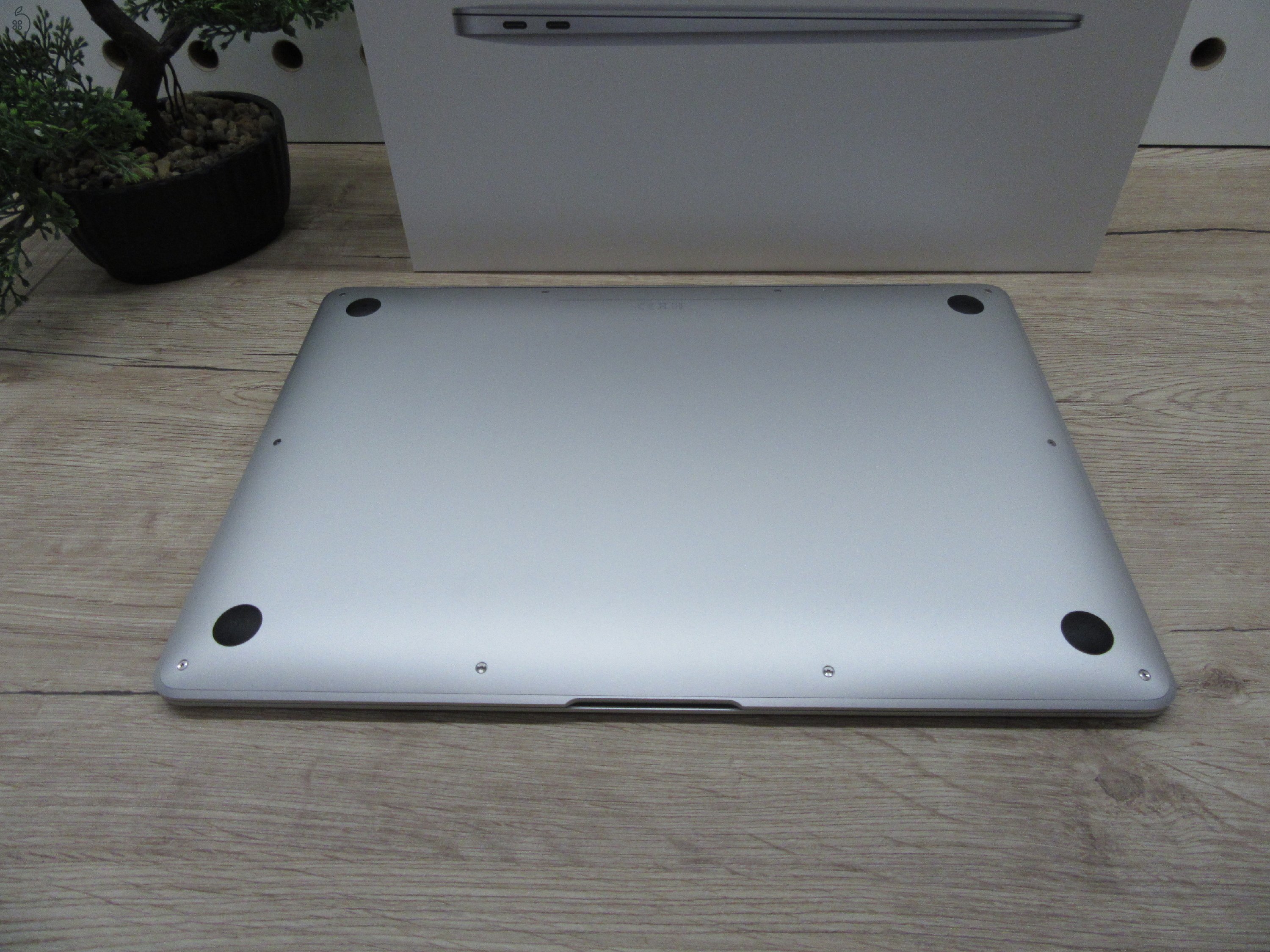 Apple Macbook Air 13 - 2020 - Használt, újszerű állapot - 16 Gb RAM!!