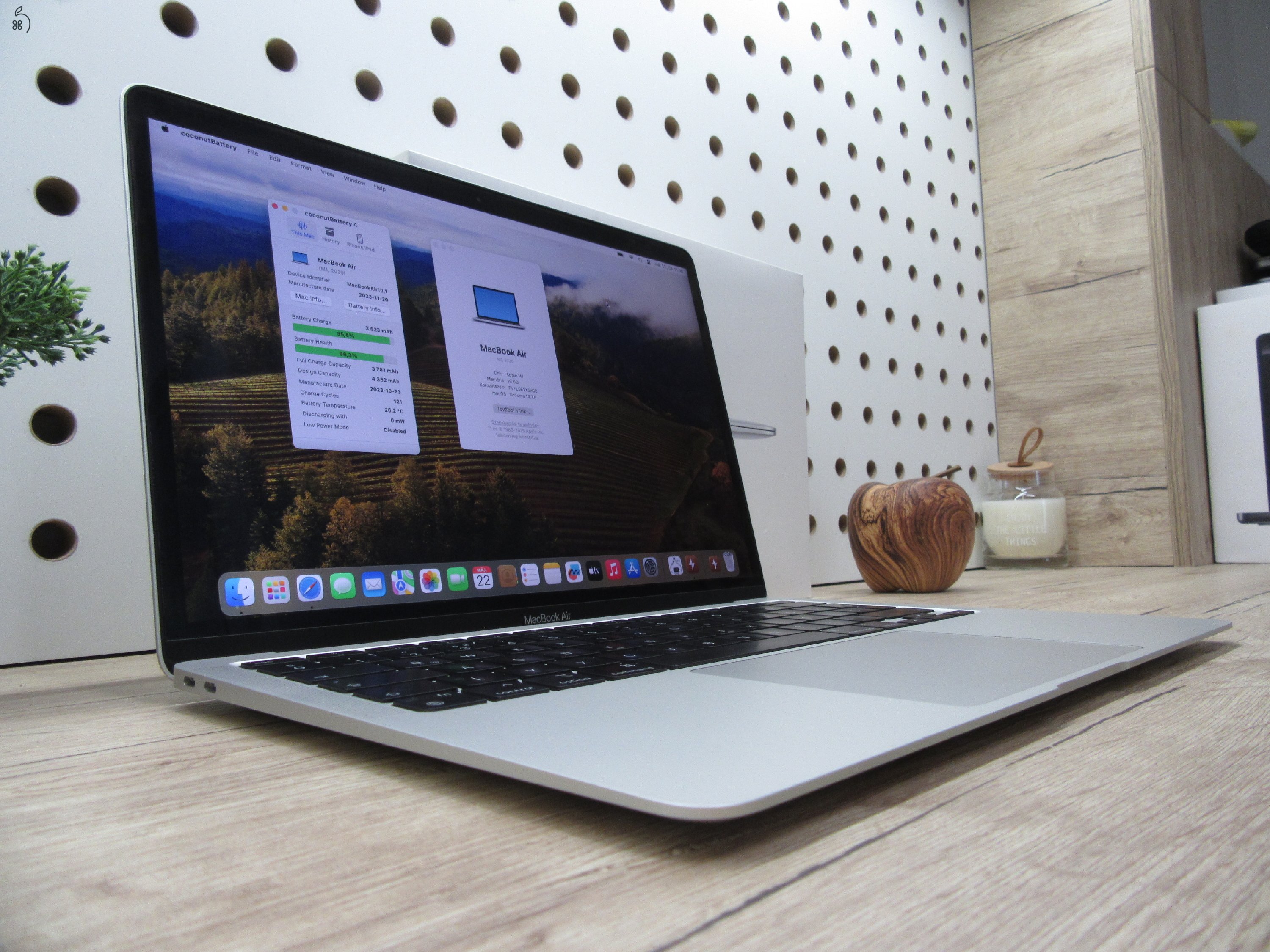 Apple Macbook Air 13 - 2020 - Használt, újszerű állapot - 16 Gb RAM!!