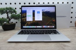 Apple Macbook Air 13 - 2020 - Használt, újszerű állapot - 16 Gb RAM!!