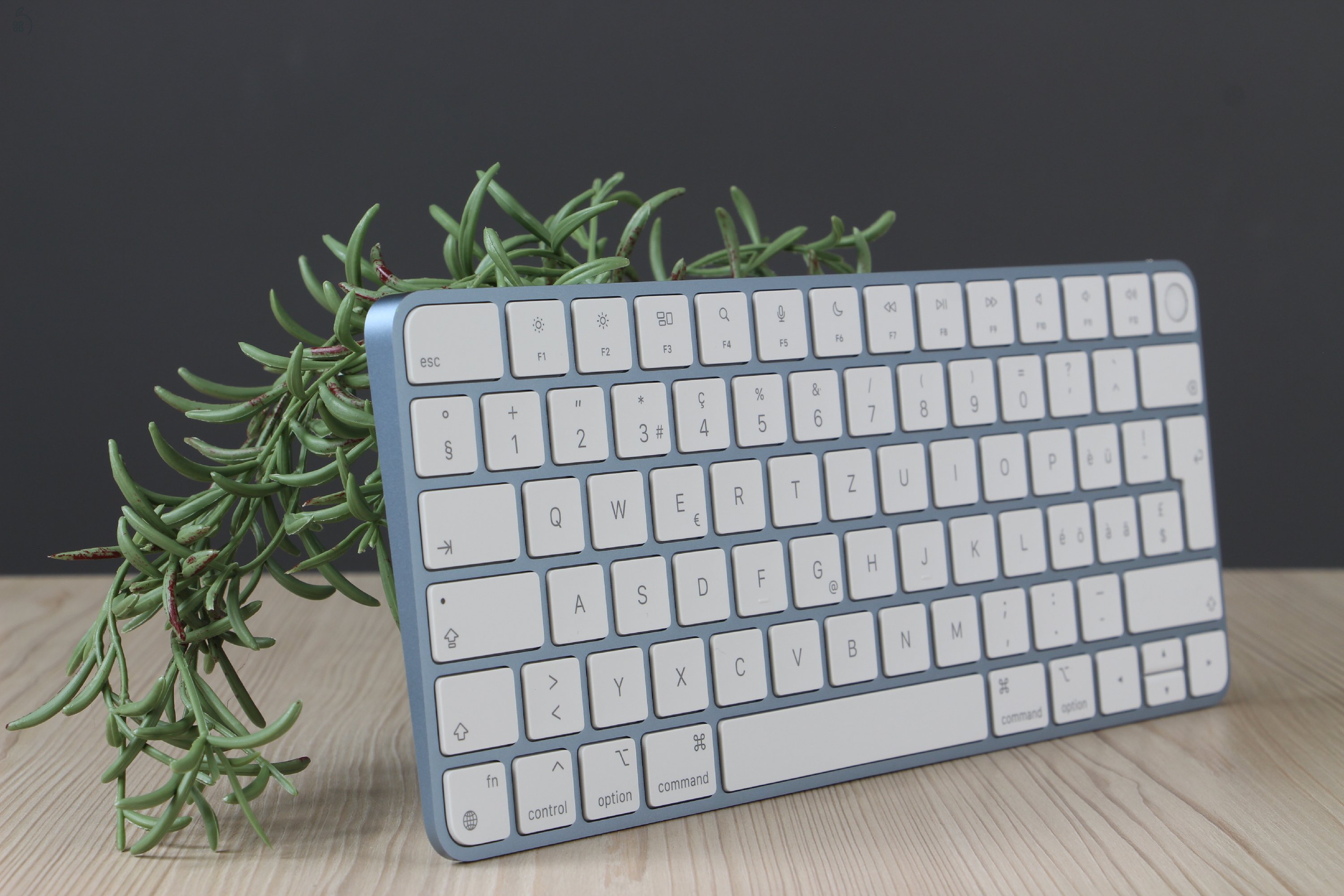 Újszerű Apple Magic Keyboard Blue A+ US-6777