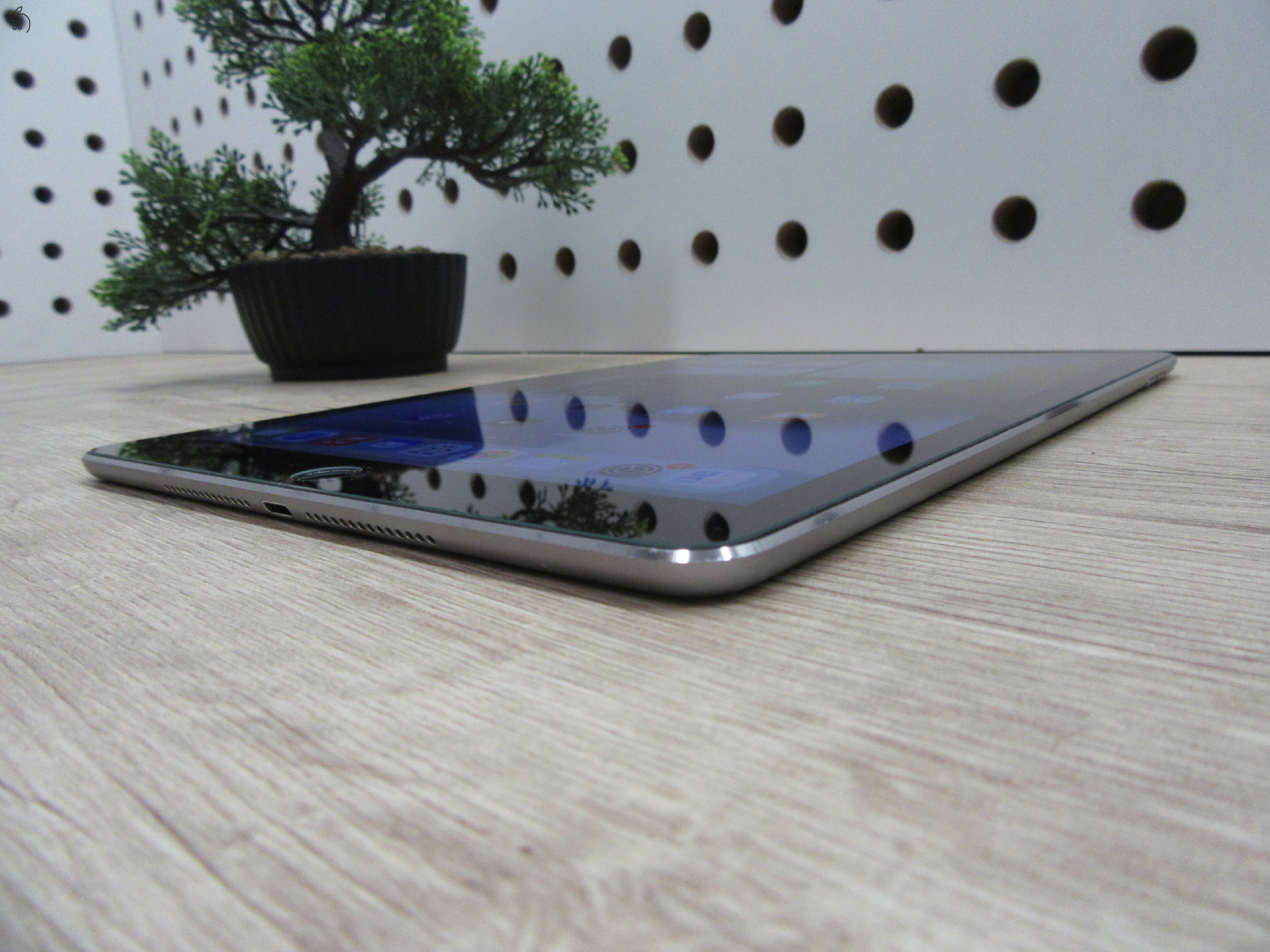 Apple iPad Air 2 - Space Gray - Használt, szép állapot