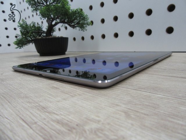 Apple iPad Air 2 - Space Gray - Használt, szép állapot