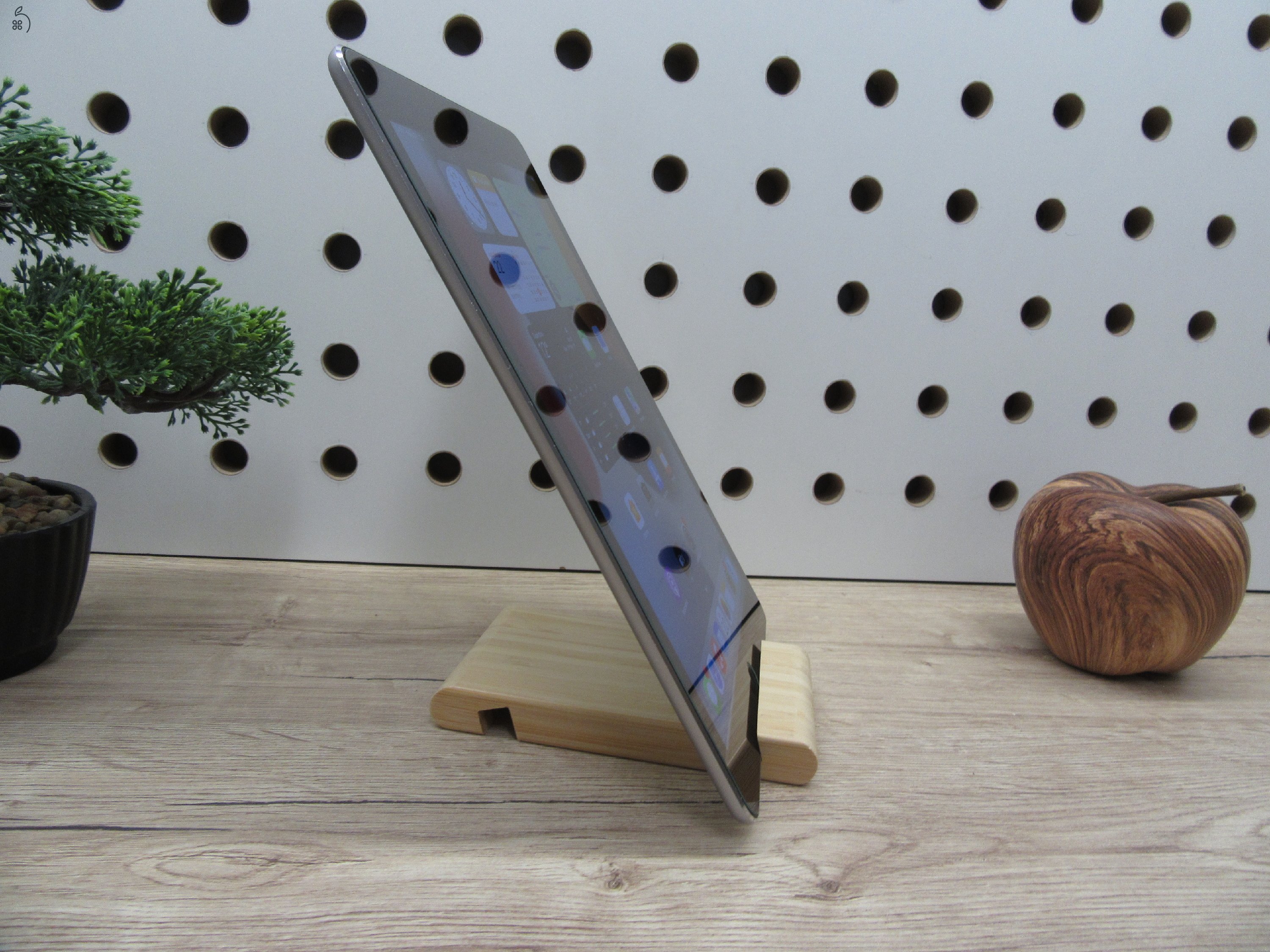 Apple iPad Air 2 - Space Gray - Használt, szép állapot