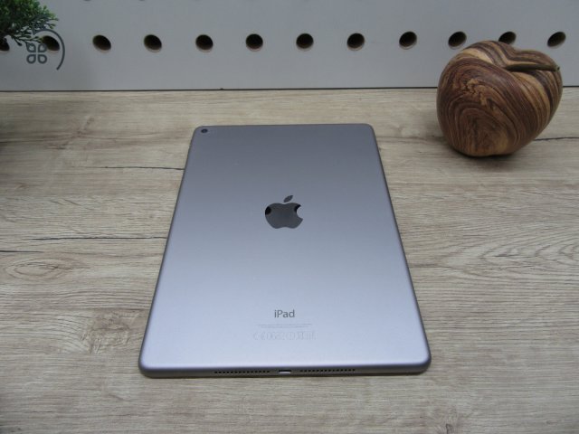 Apple iPad Air 2 - Space Gray - Használt, szép állapot