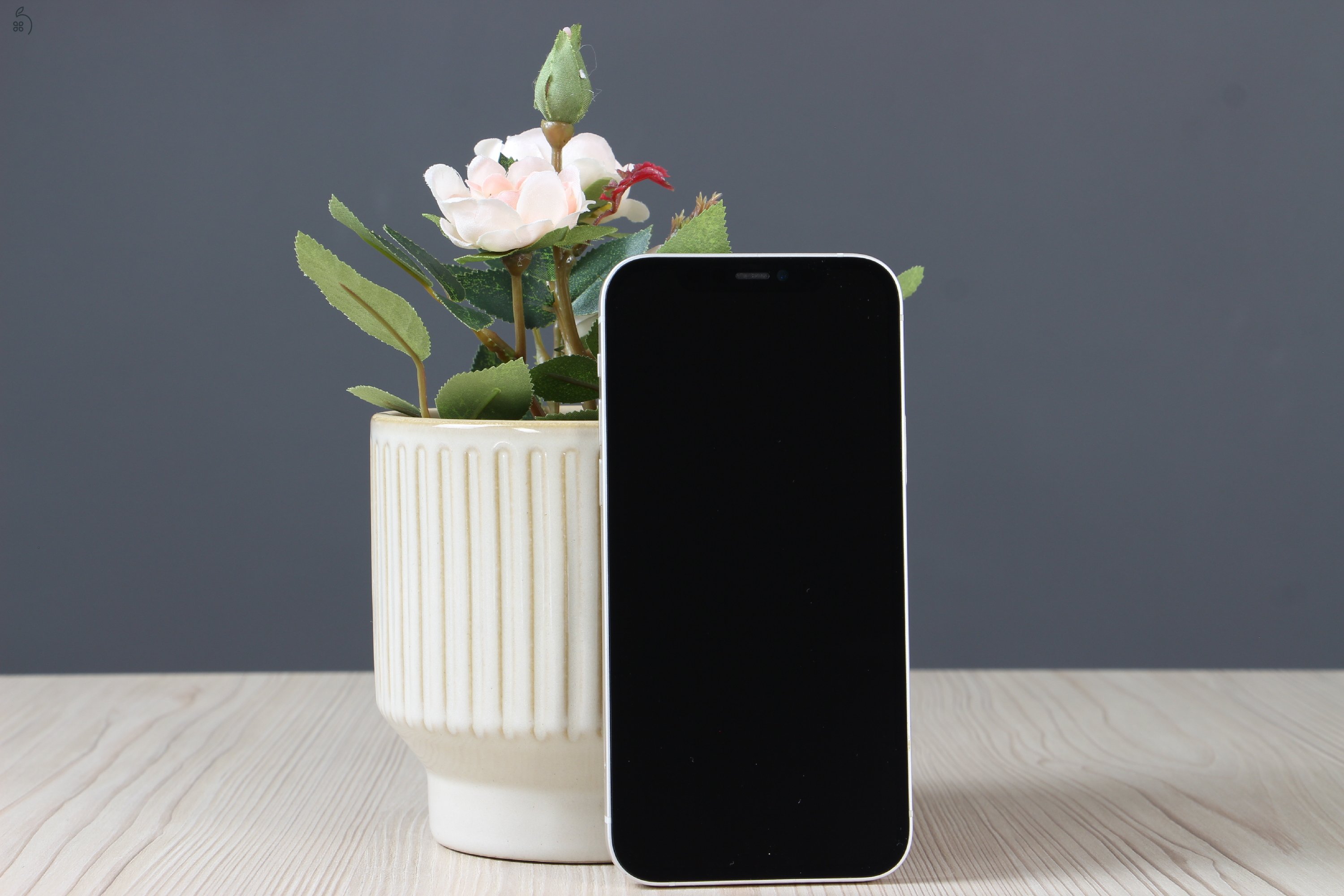 Használt Apple iPhone 12 64GB fehér B US-6132