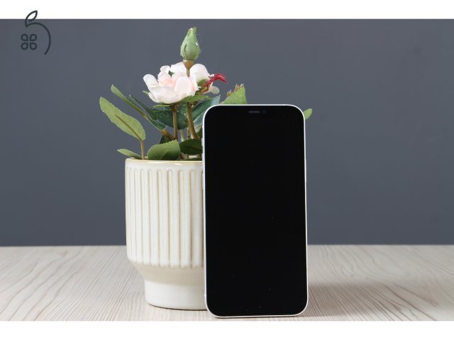 Használt Apple iPhone 12 64GB fehér B US-6132