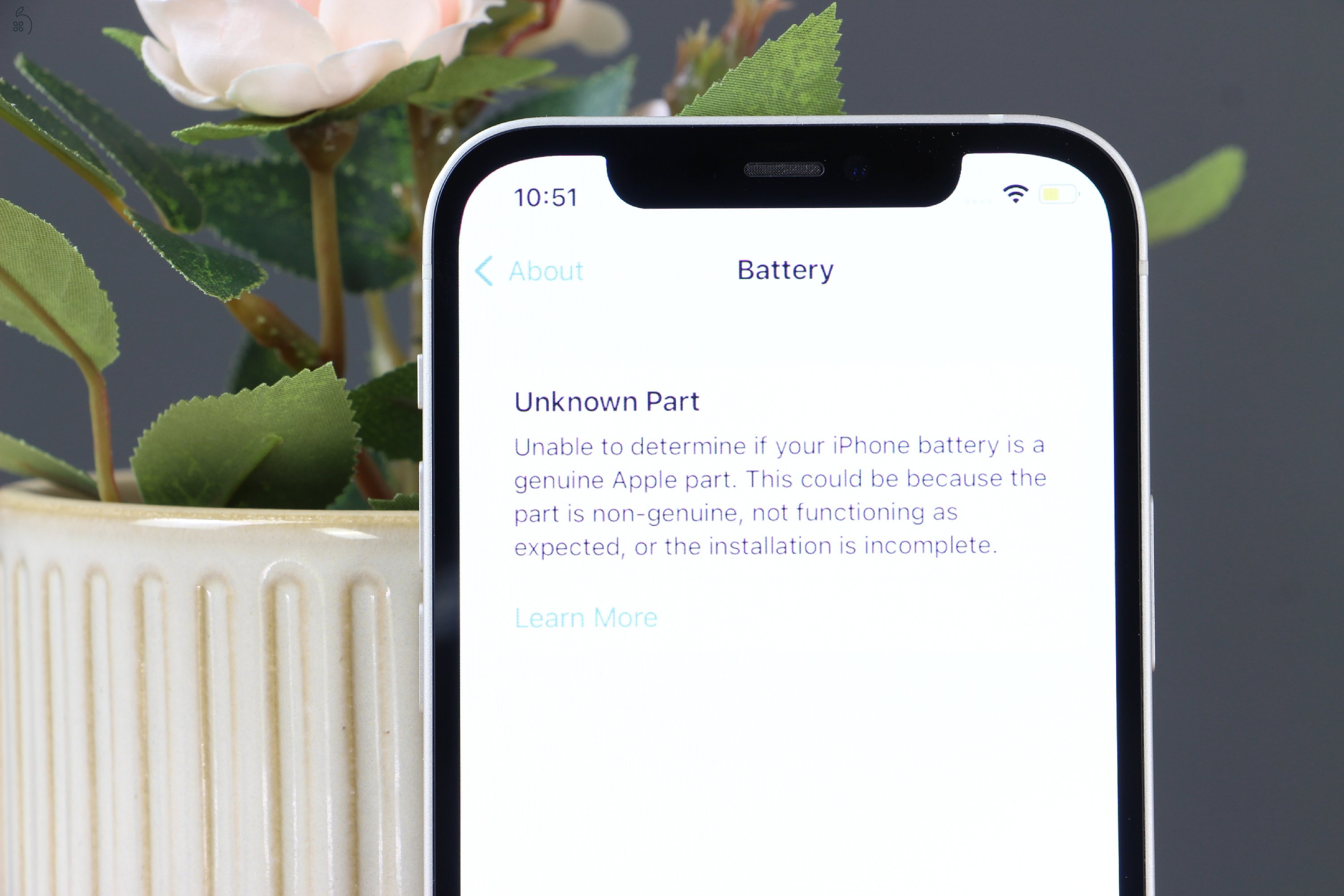 Használt Apple iPhone 12 64GB fehér B US-6132
