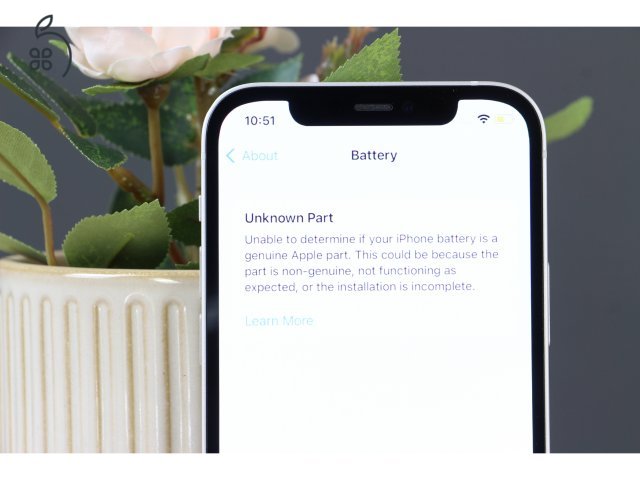 Használt Apple iPhone 12 64GB fehér B US-6132