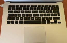 MacBook Air – 8 GB RAM, 128 GB SSD + Tartozékok