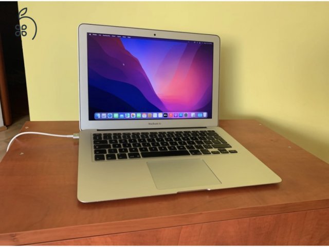 MacBook Air – 8 GB RAM, 128 GB SSD + Tartozékok