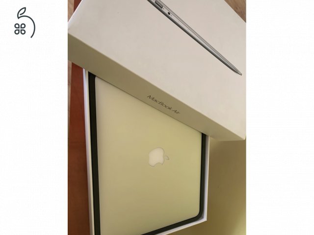 MacBook Air – 8 GB RAM, 128 GB SSD + Tartozékok