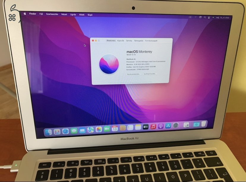 MacBook Air – 8 GB RAM, 128 GB SSD + Tartozékok