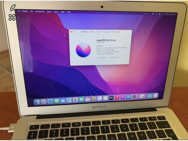 MacBook Air – 8 GB RAM, 128 GB SSD + Tartozékok