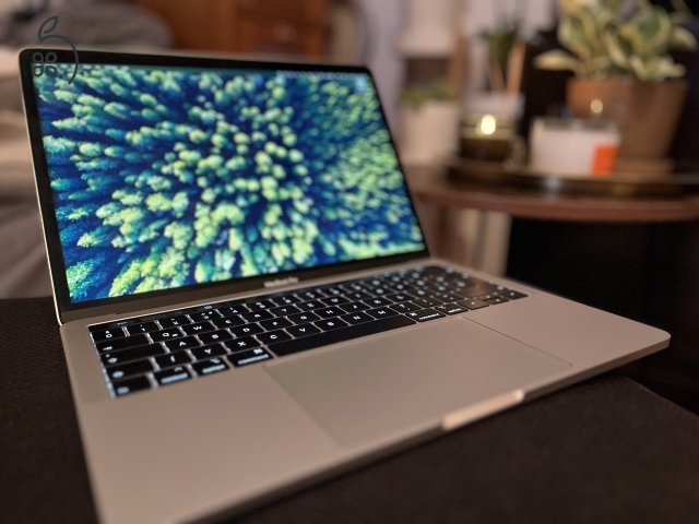 MacBook Pro (13 hüvelykes, 2019, négy Thunderbolt 3 port)