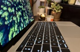 MacBook Pro (13 hüvelykes, 2019, négy Thunderbolt 3 port)
