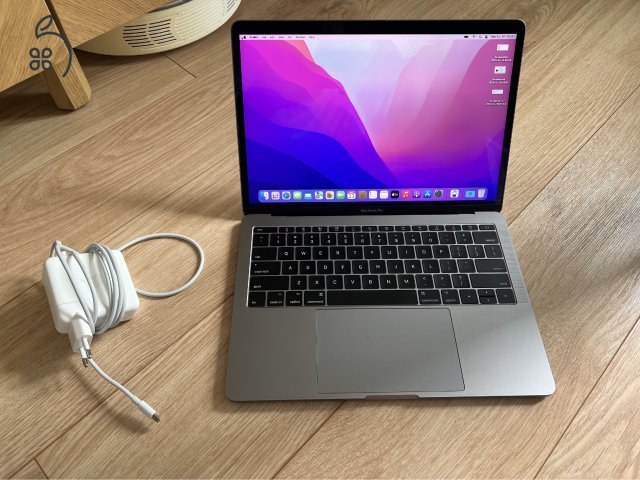 Apple Macbook Pro 13” 2017 128 GB Angol Billentyűzet