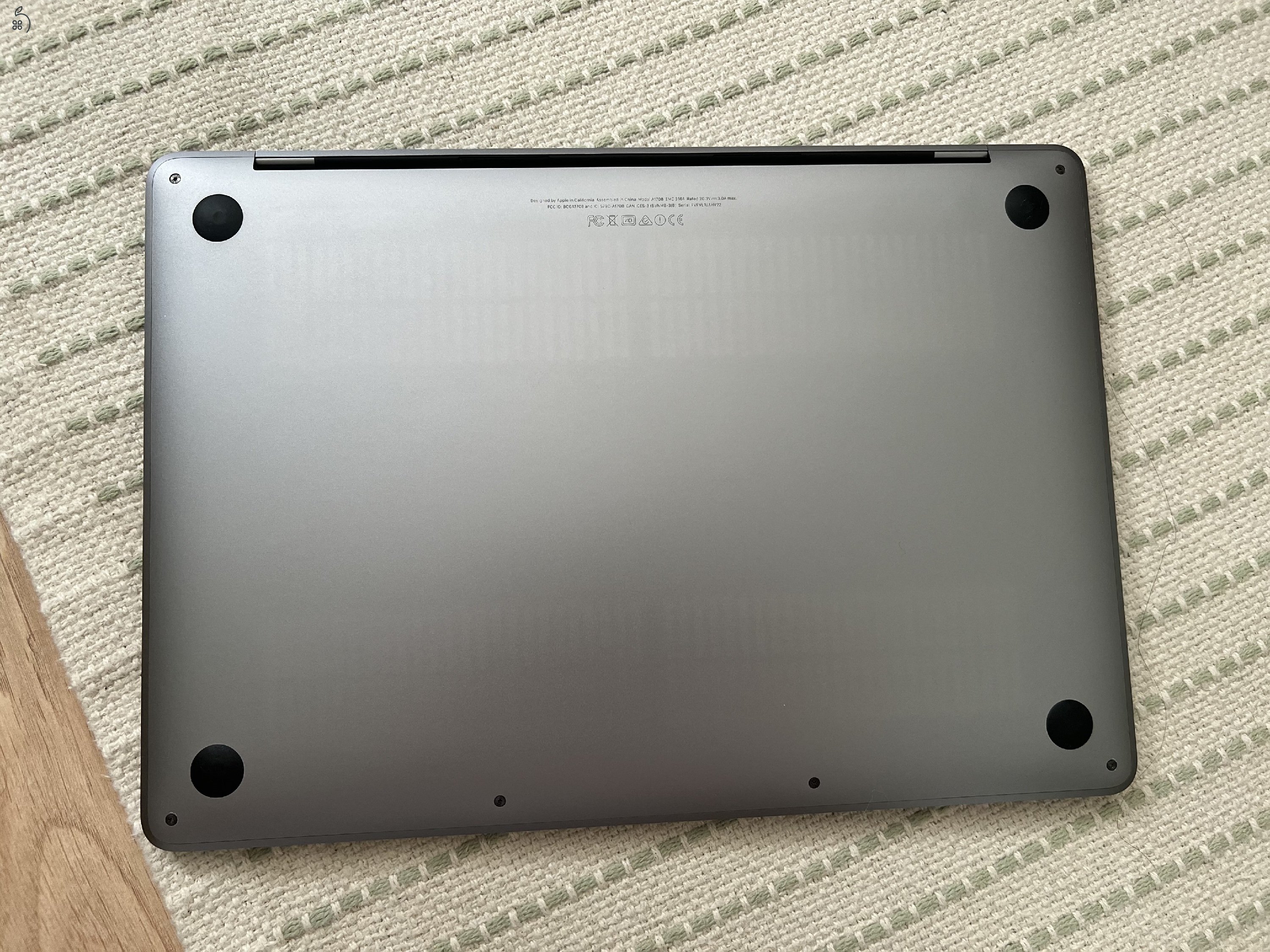 Apple Macbook Pro 13” 2017 128 GB Angol Billentyűzet