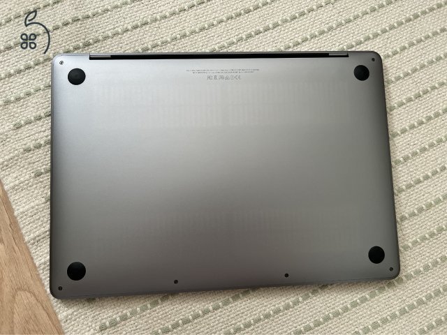 Apple Macbook Pro 13” 2017 128 GB Angol Billentyűzet